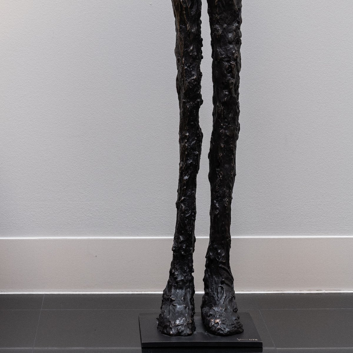 To Clarify von Gardeco als Bronzestatue