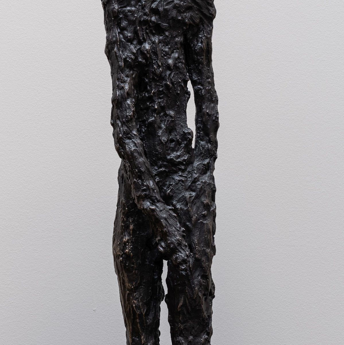 Bronzeskulptur von Gardeco to clarify