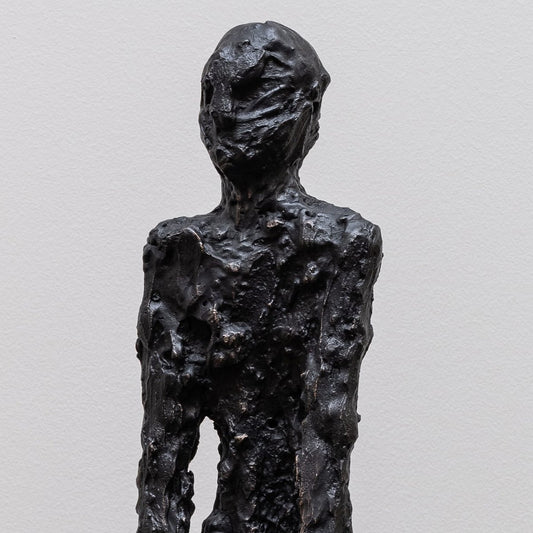 To Explain Bronzefigur von Gardeco