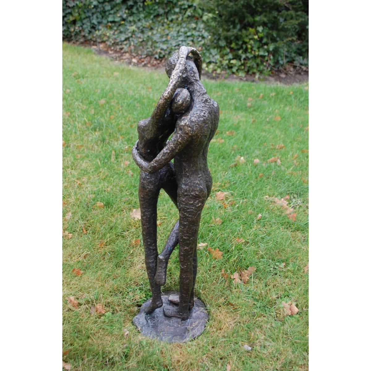 Bronze sculpture "Standing Lovers"