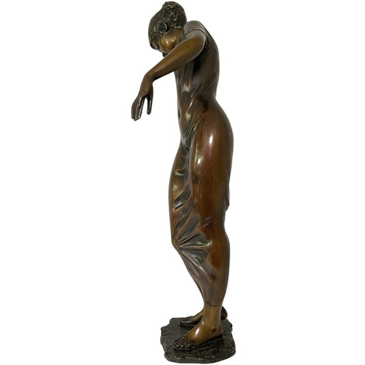 Bronzeskulptur "Mädchen mit Kleid" von Erwin A. Schinzel