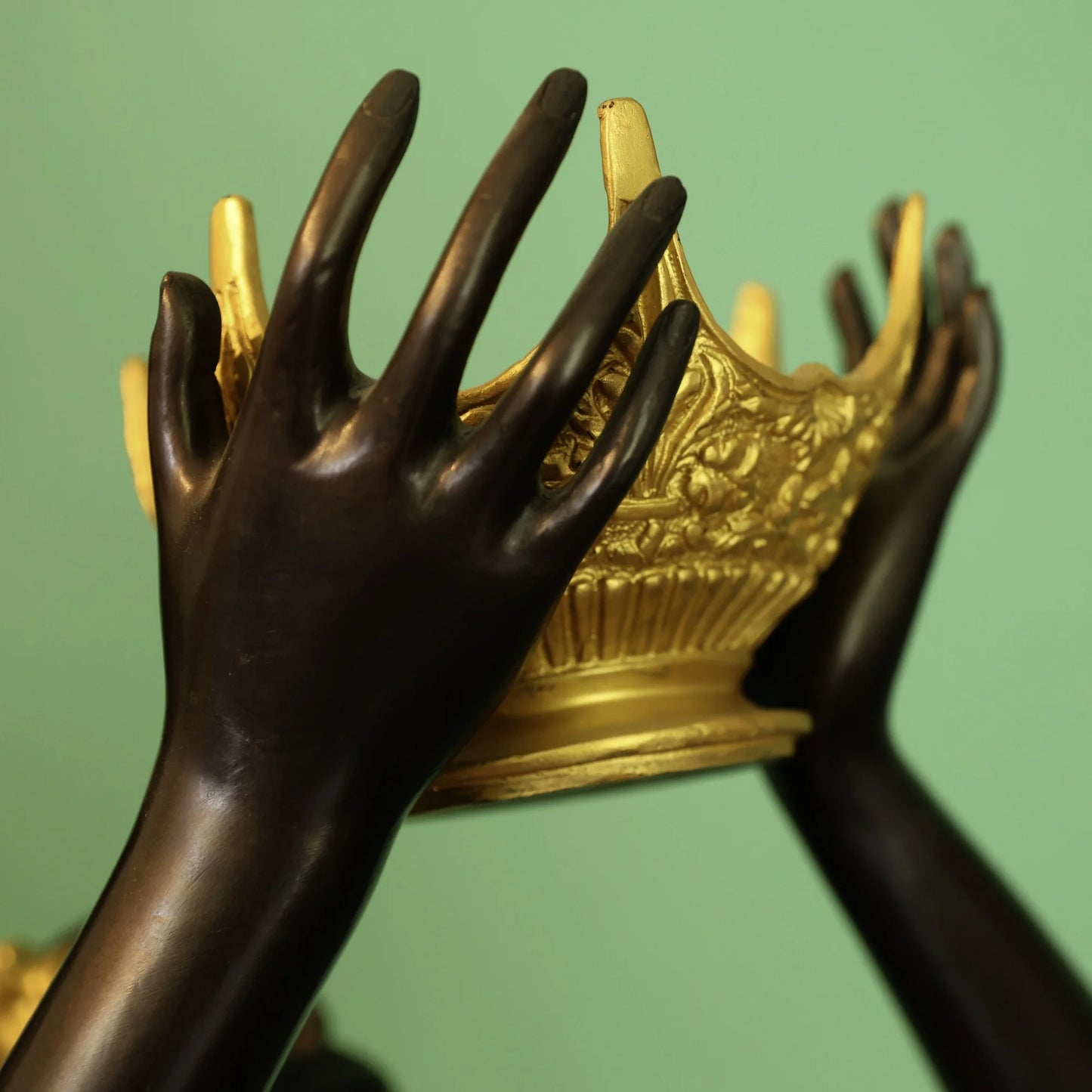 Bronze sculpture "Young Princess Bringing the Crown" by Miguel Fernando López