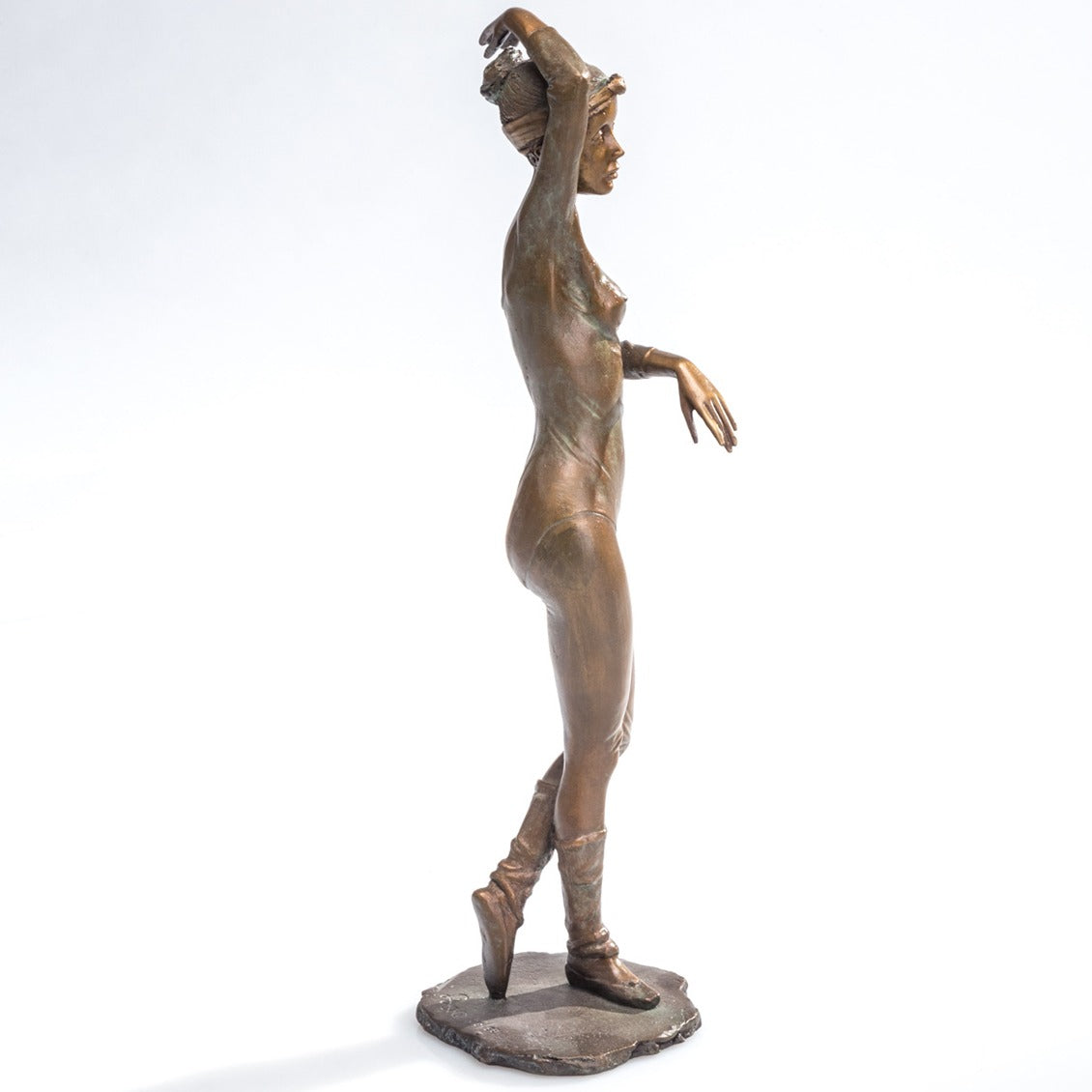 Seitenansicht der Bronzefigur "Kleine Ballerina"