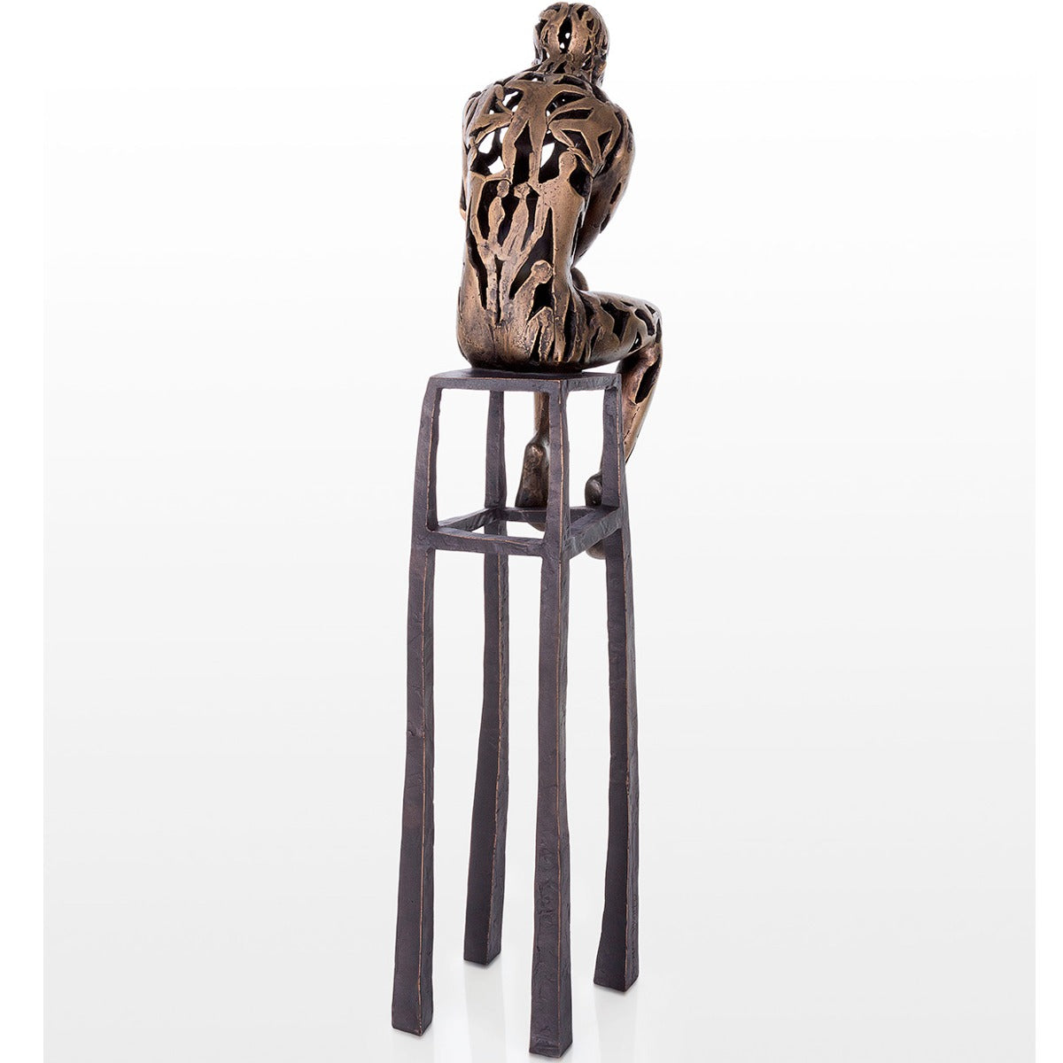 Nahansicht der Bronzeskulptur "Der Denker