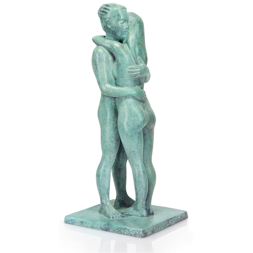 Frontansicht der Bronzefigur "Liebespaar"