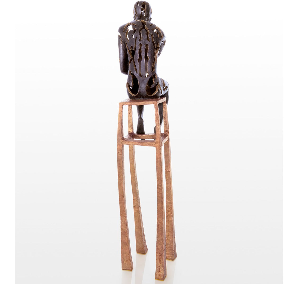 Nahansicht der Bronzeskulptur "Der Denker
