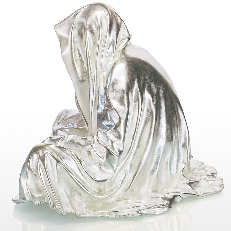 Seitenansicht der Bronzeskulptur "Wächter der Zeit (Versilbert)"