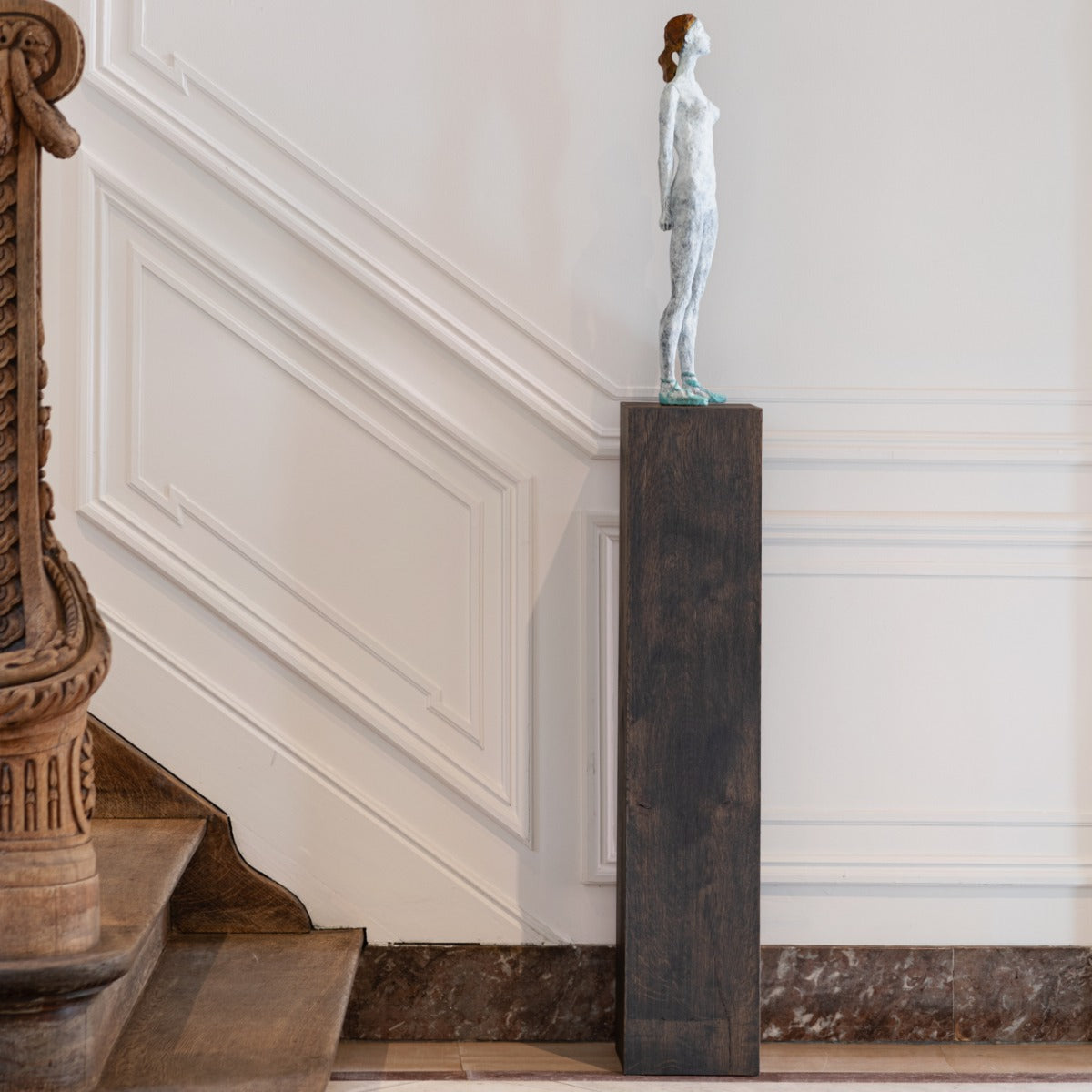 Bronze sculpture "Applauso" by Raffaella Benetti