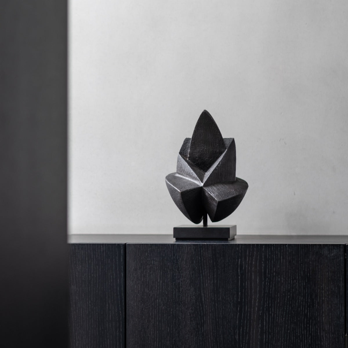 Bronze sculpture "Musing" by Sofia Speybrouck