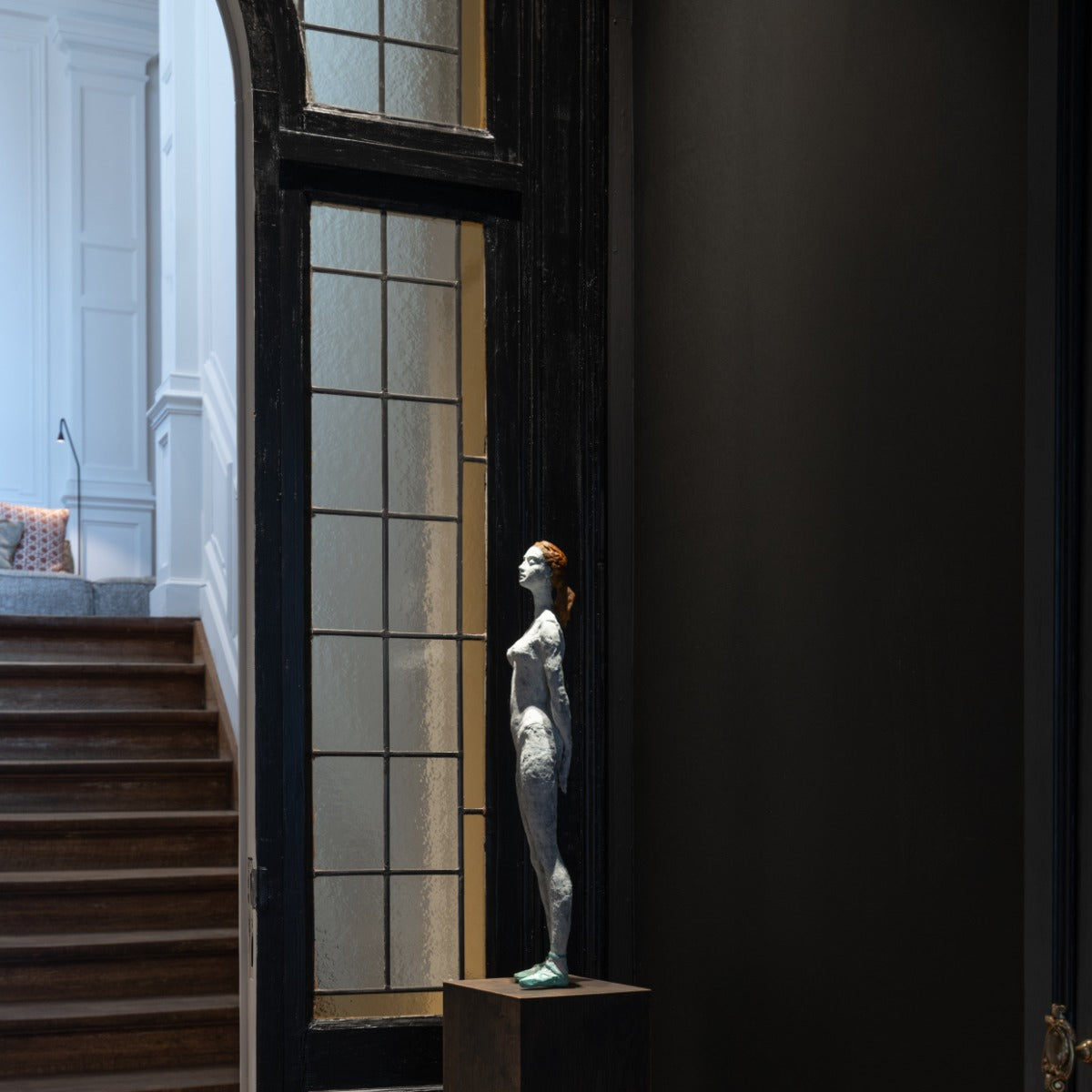 Bronze sculpture "Applauso" by Raffaella Benetti