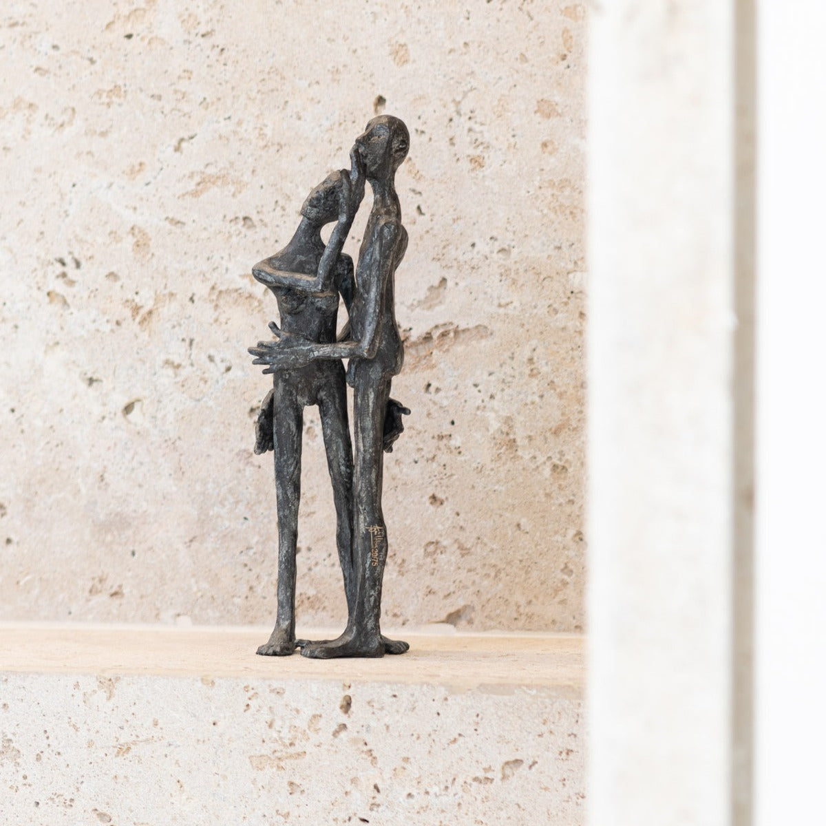 Bronze sculpture "Caresse" by Agnès Urbain
