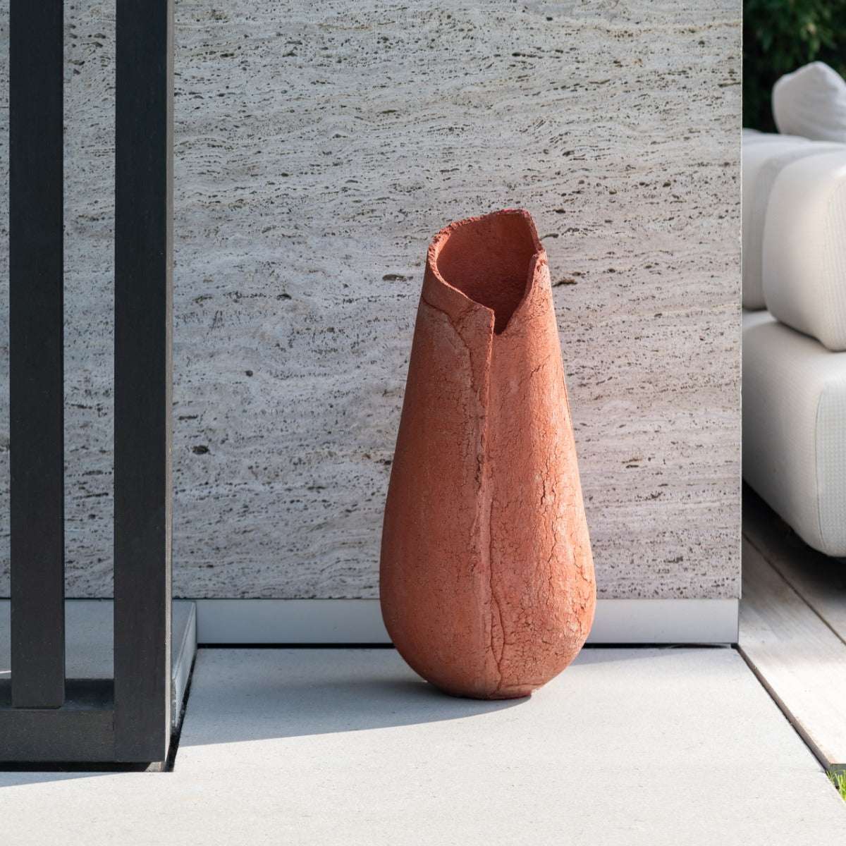 Keramikvase "Desert large vase" von Guy Buseyne