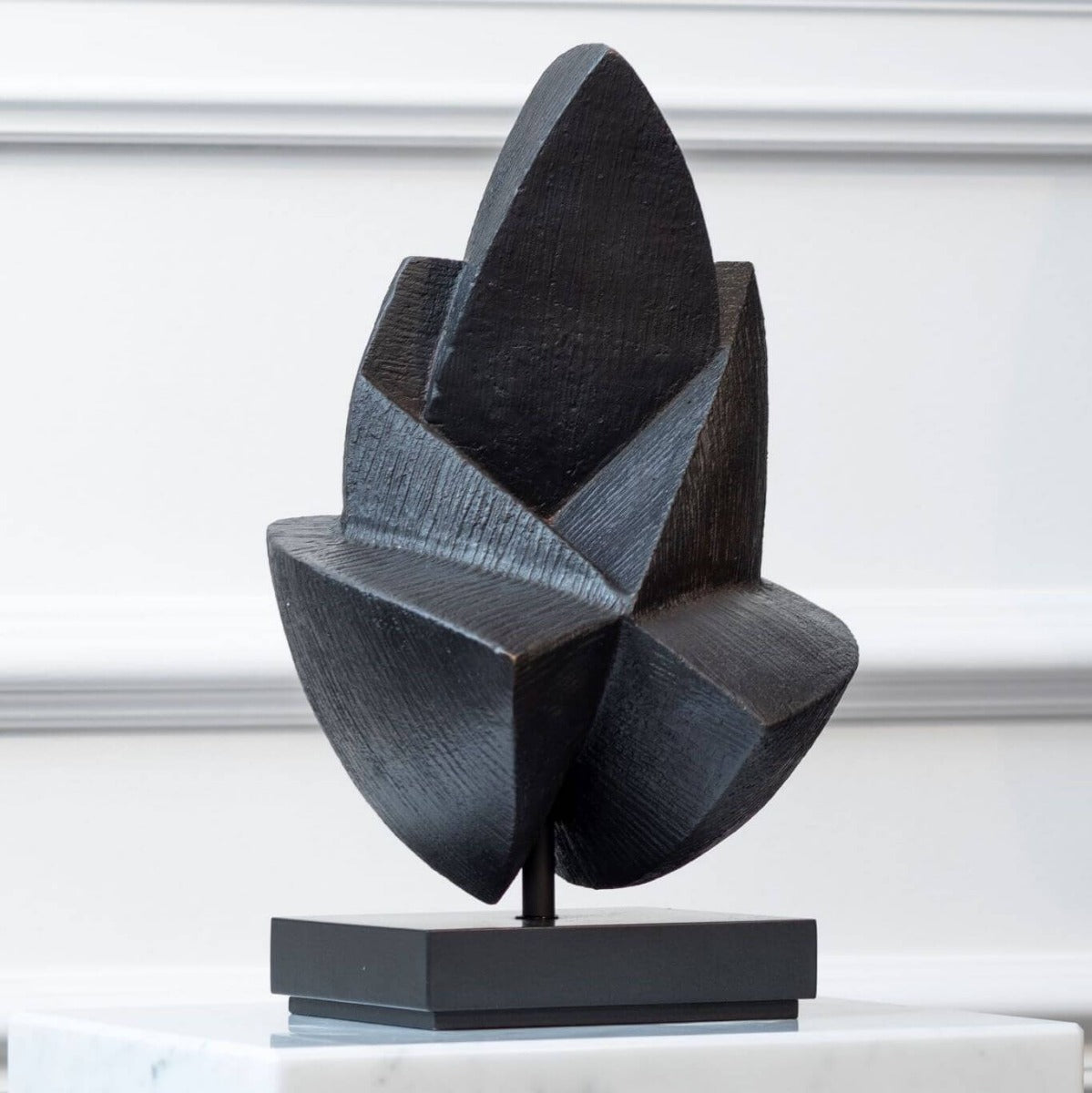 Bronze sculpture "Musing" by Sofia Speybrouck