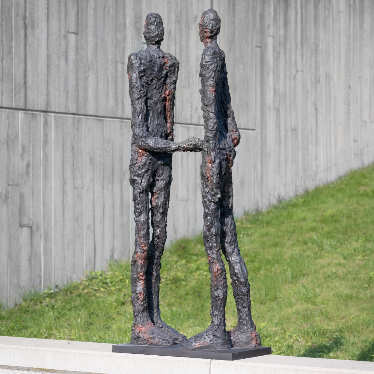 To Greet Bronzeskulptur von Gardeco