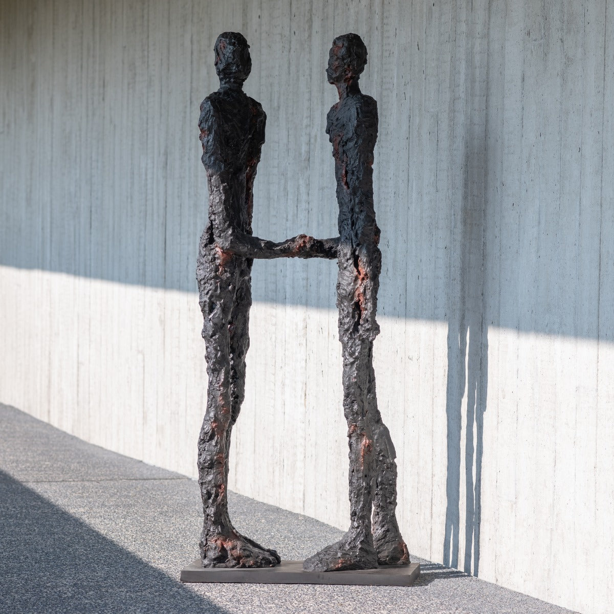 To Greet Bronzeskulptur von Gardeco