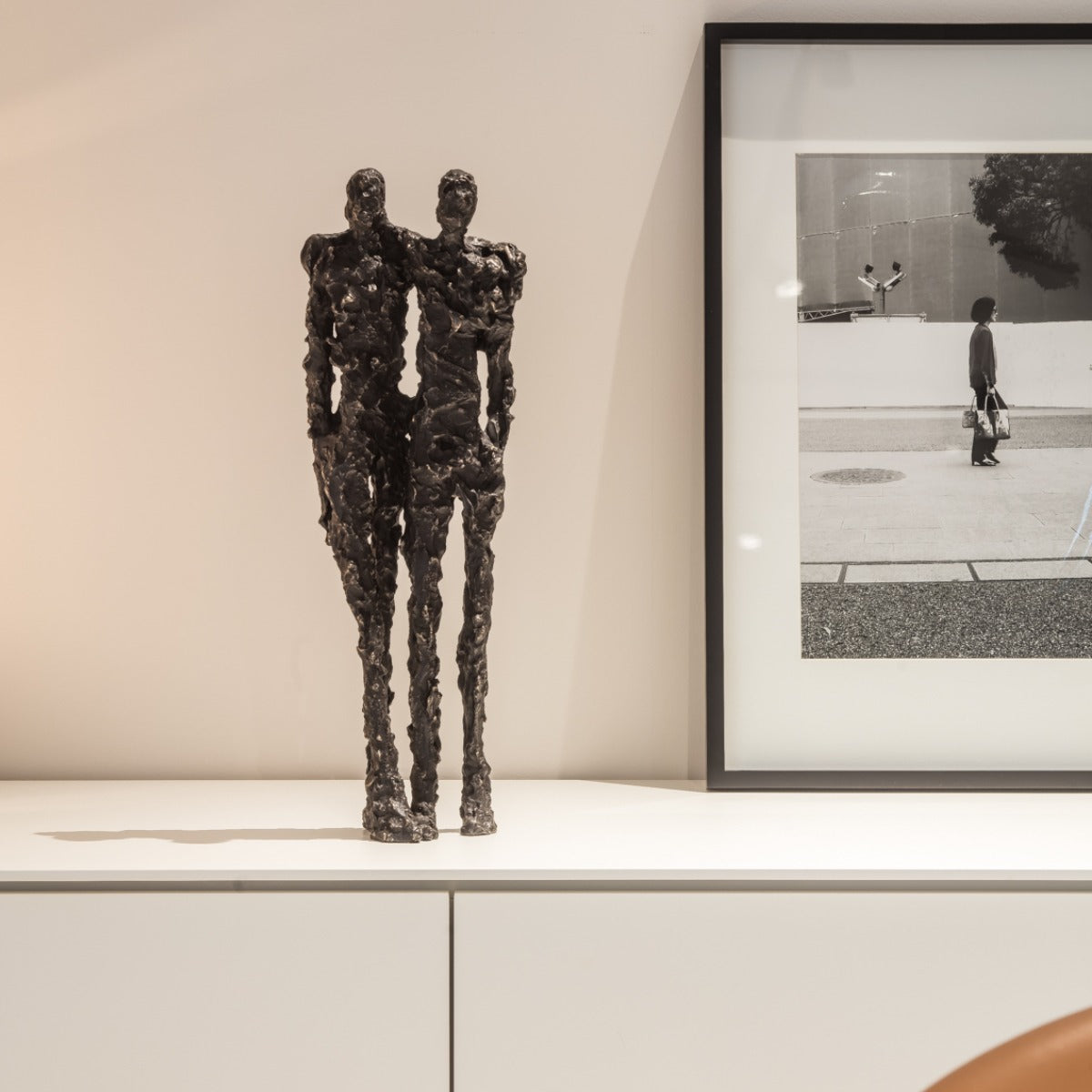 Bronze sculpture "To Embrace" by Ann Vrielinck