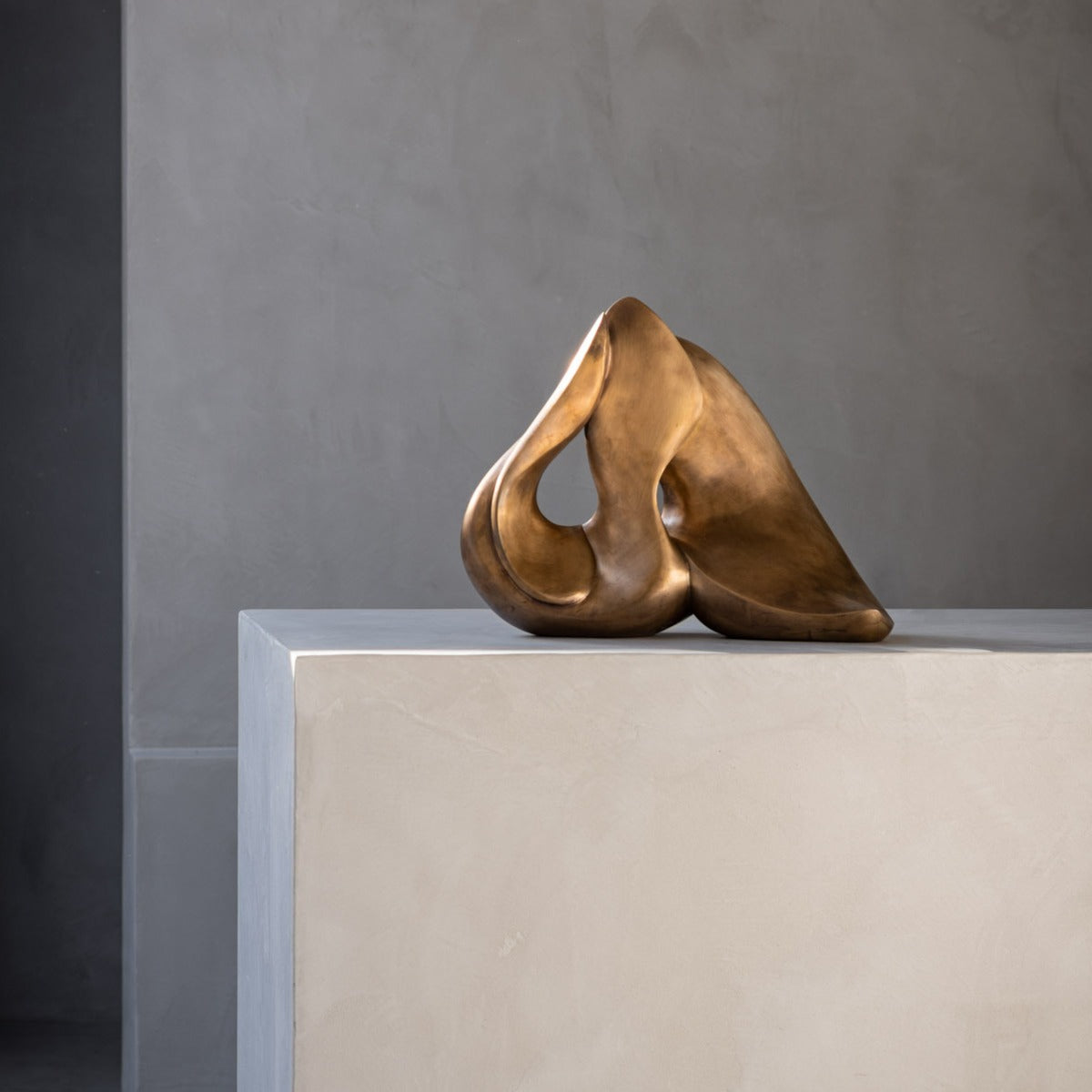 Bronze sculpture "Noi due al quadrato" by Armando Di Nunzio
