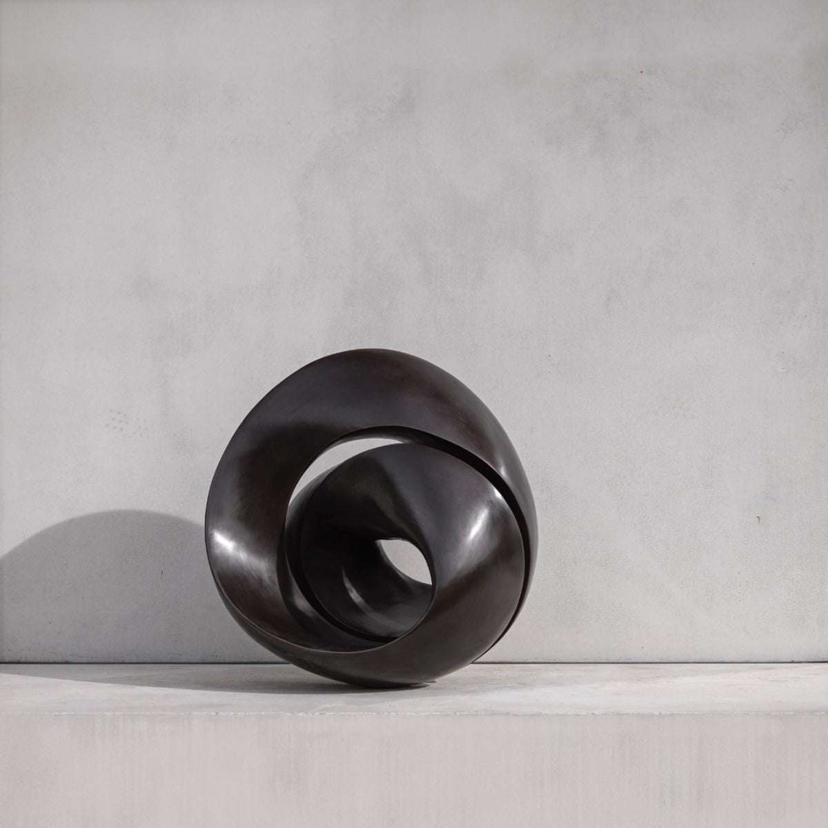 Bronzeskulptur "Bijou Large" von Guido Deleu