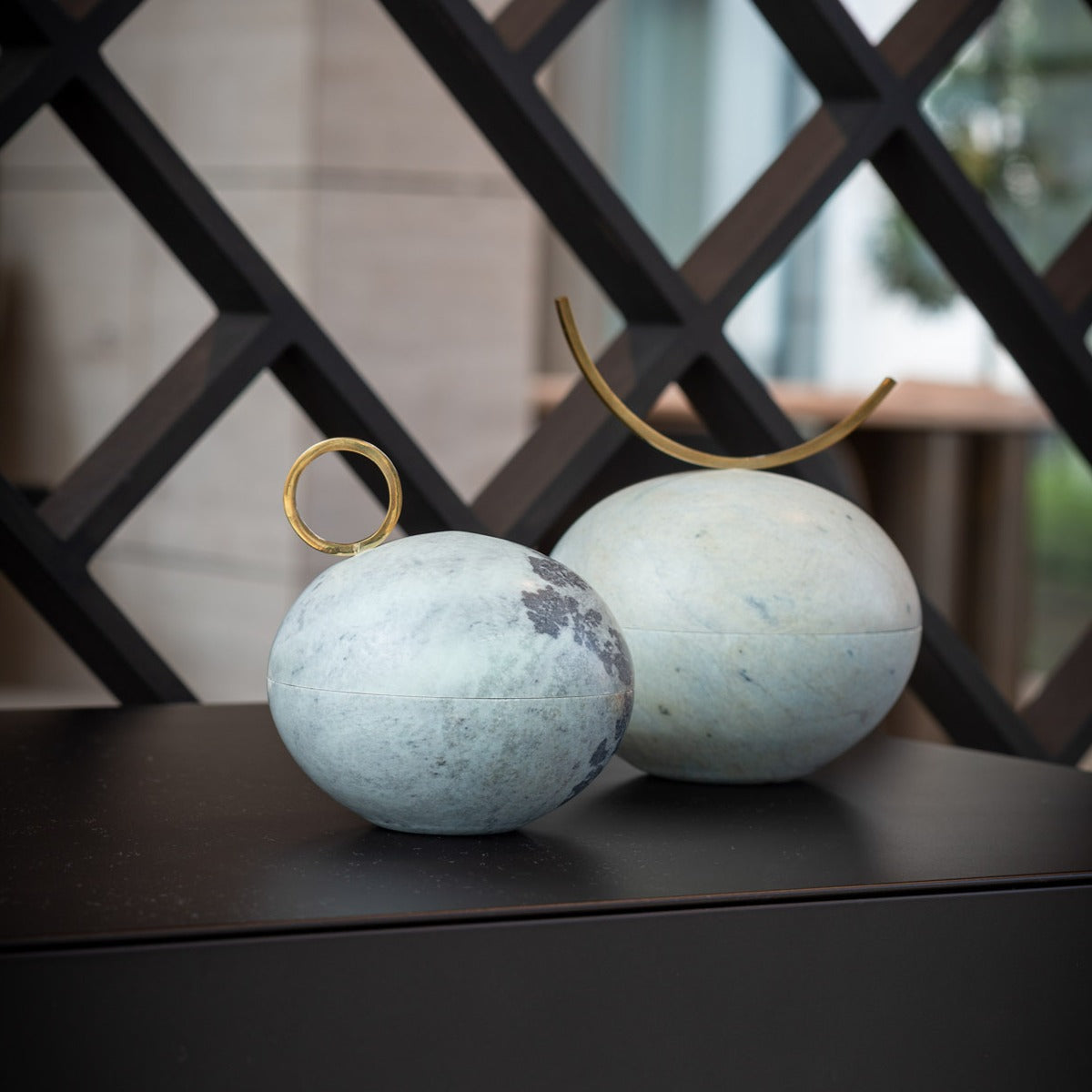Soapstone box "Bola sabao" by Tatiana Queiroz