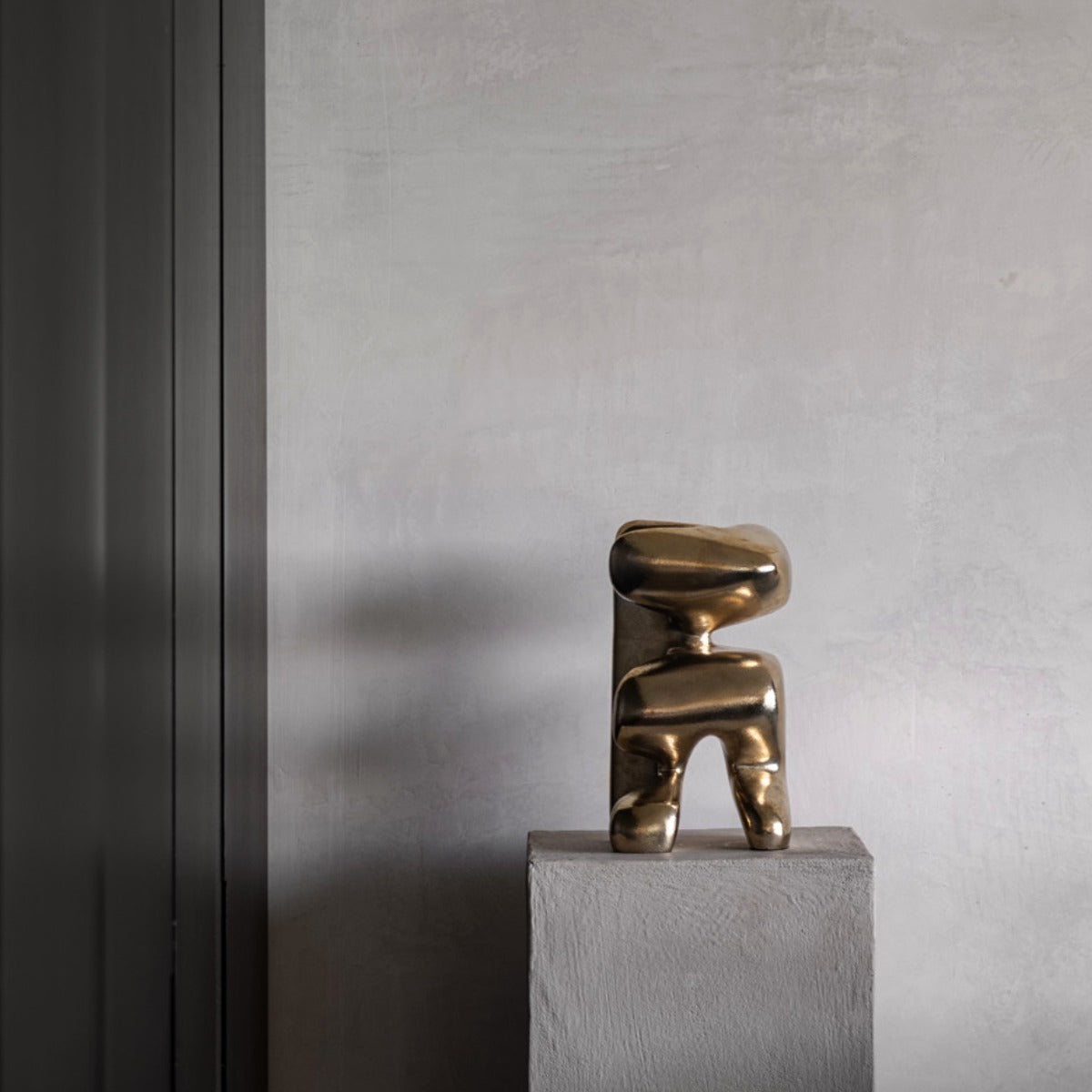 Bronzeskulptur "FRIGG" von Örn Porsteinsson