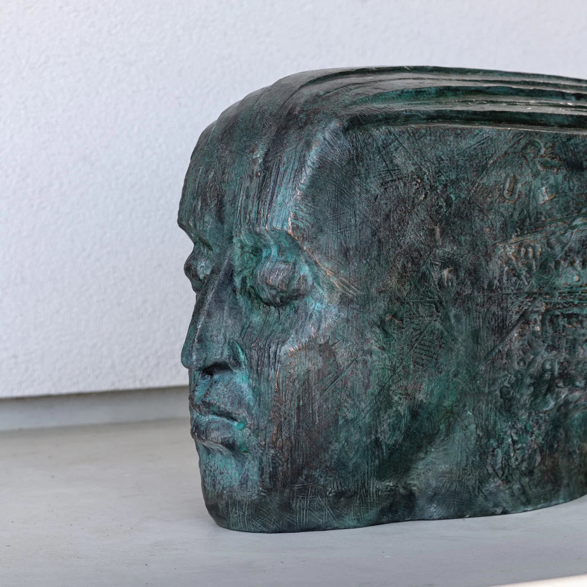 Bronze sculpture "Wind" by Marian Molenda