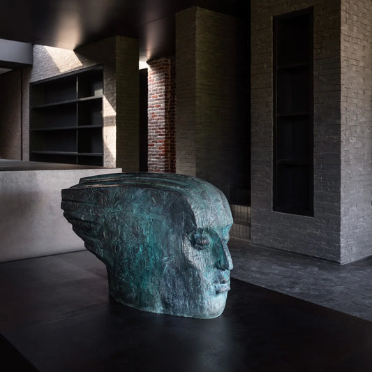 Bronzeskulptur "Wind" von Marian Molenda