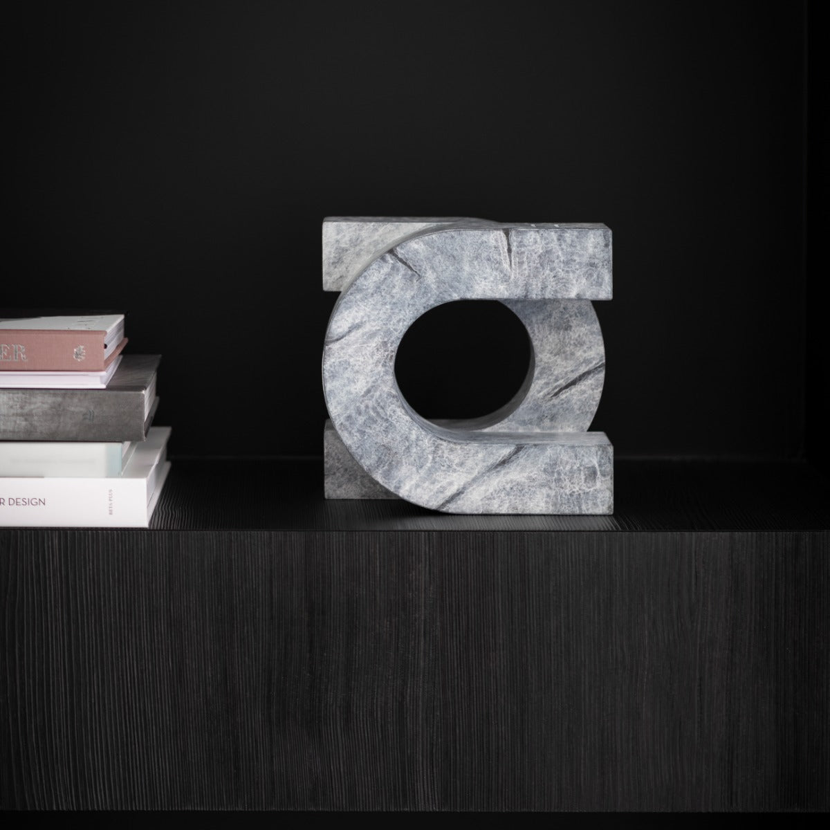 Bronze sculpture "Uno" by Renaat Ramon