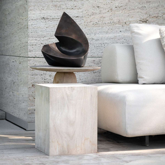 Bronzeskulptur "Hollow sphere" von Kris Demuelenaere