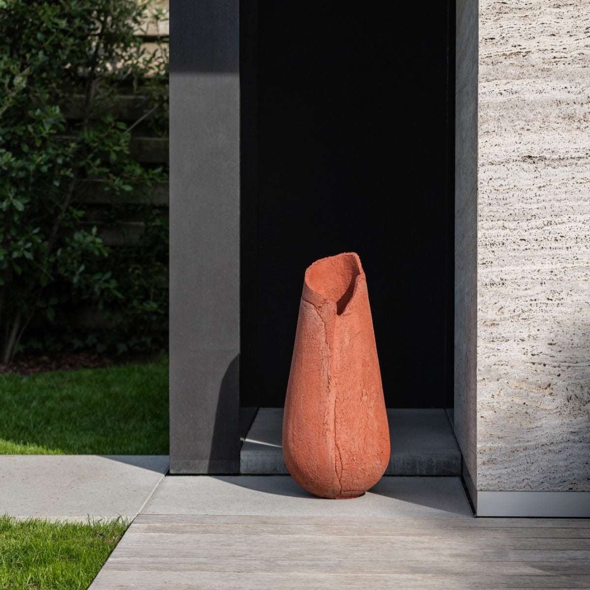 Keramikvase "Desert large vase" von Guy Buseyne