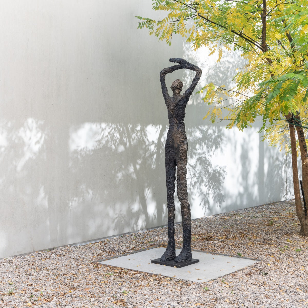 Bronze sculpture "Moon Staring" by Ann Vrielinck