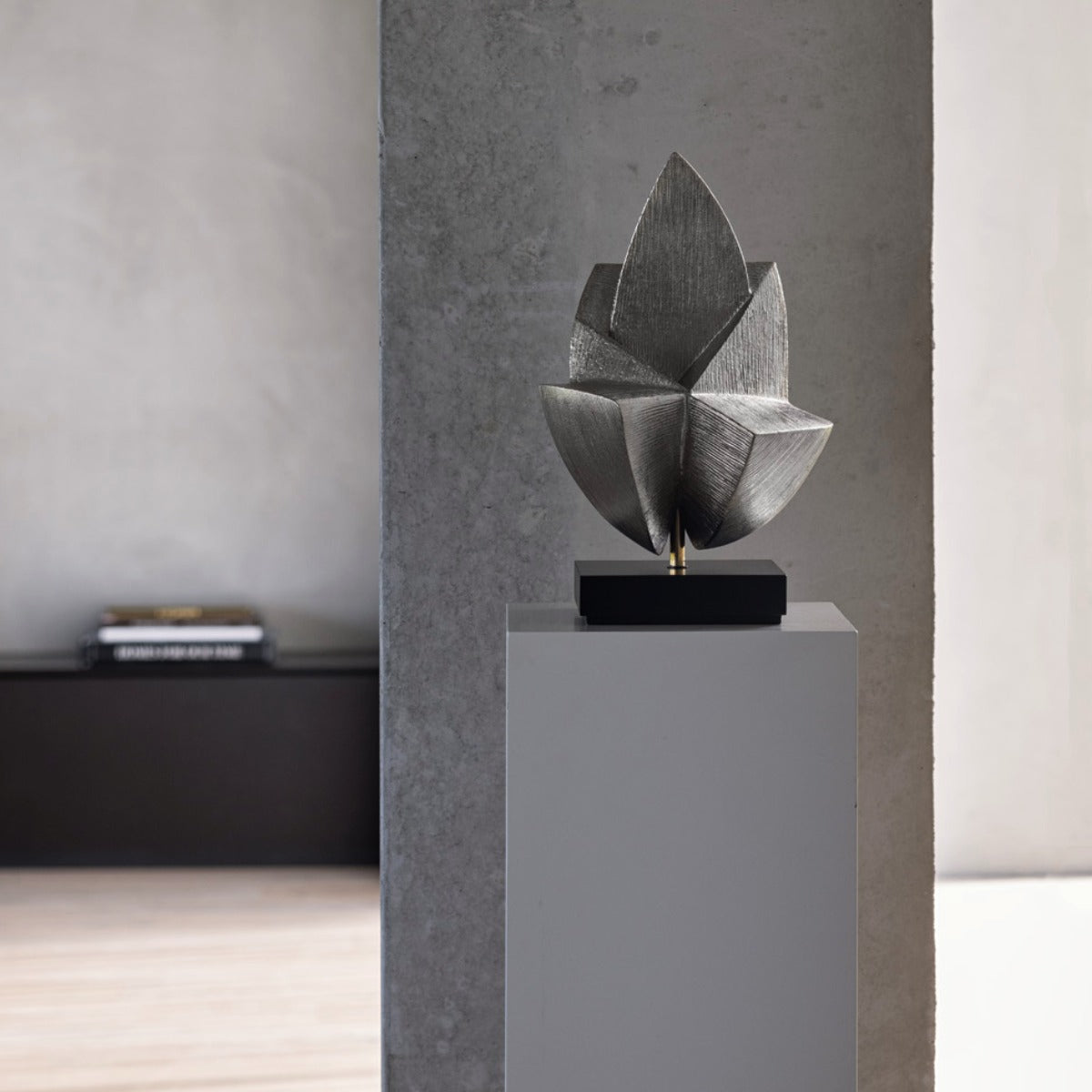 Bronze sculpture "Musing" by Sofia Speybrouck