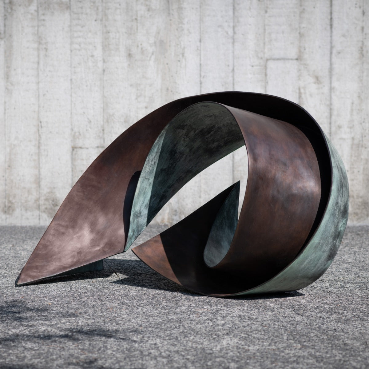 Bronze sculpture "Ocean Wave" by Vera Borghgraef