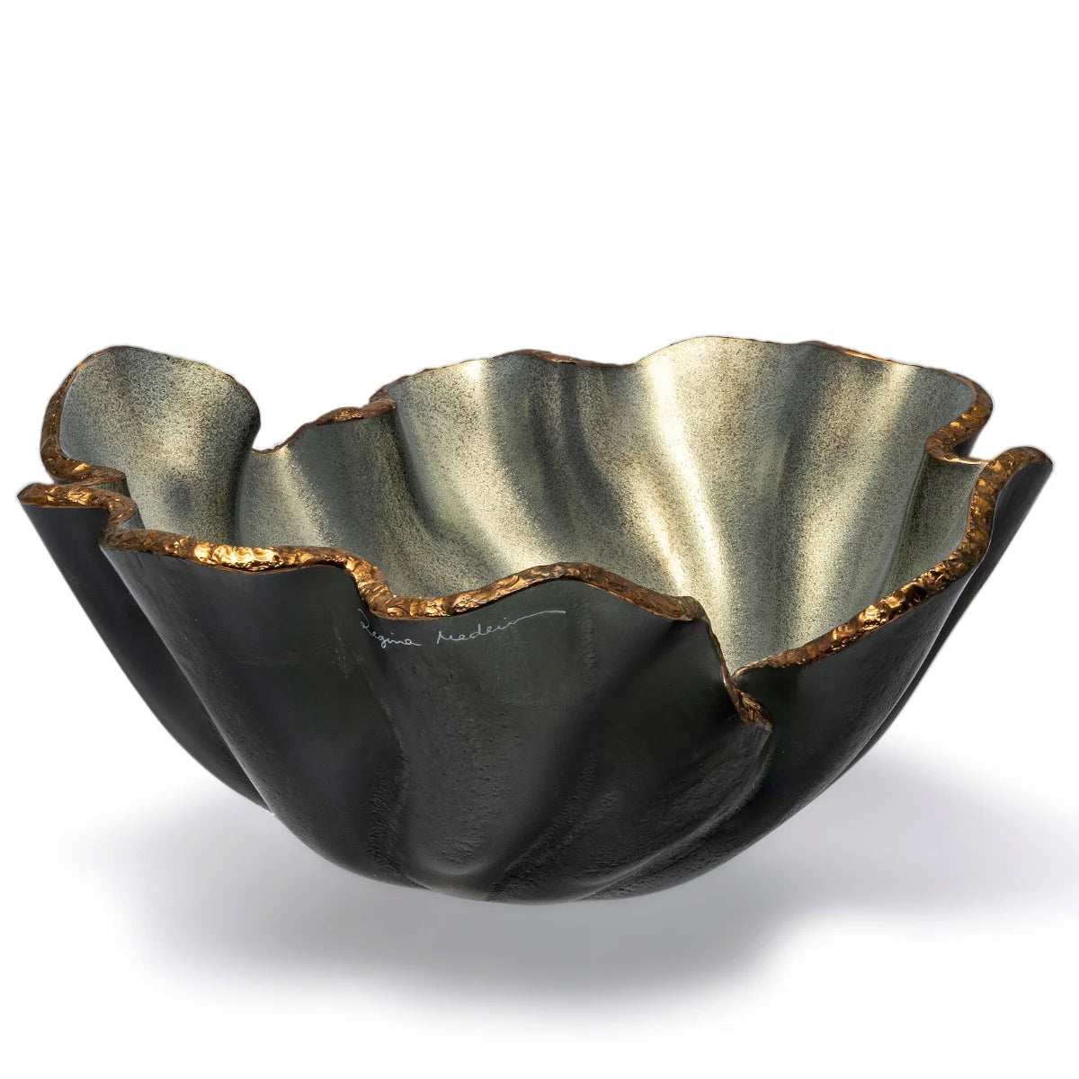 Glass bowl "Bowl Lirio R" by Regina Medeiros