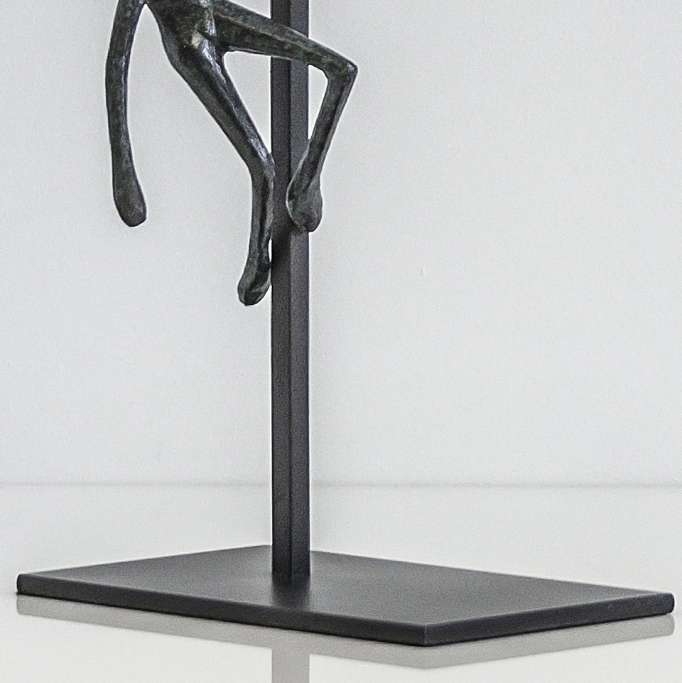Step by Step Sockel von Guy Buseyne