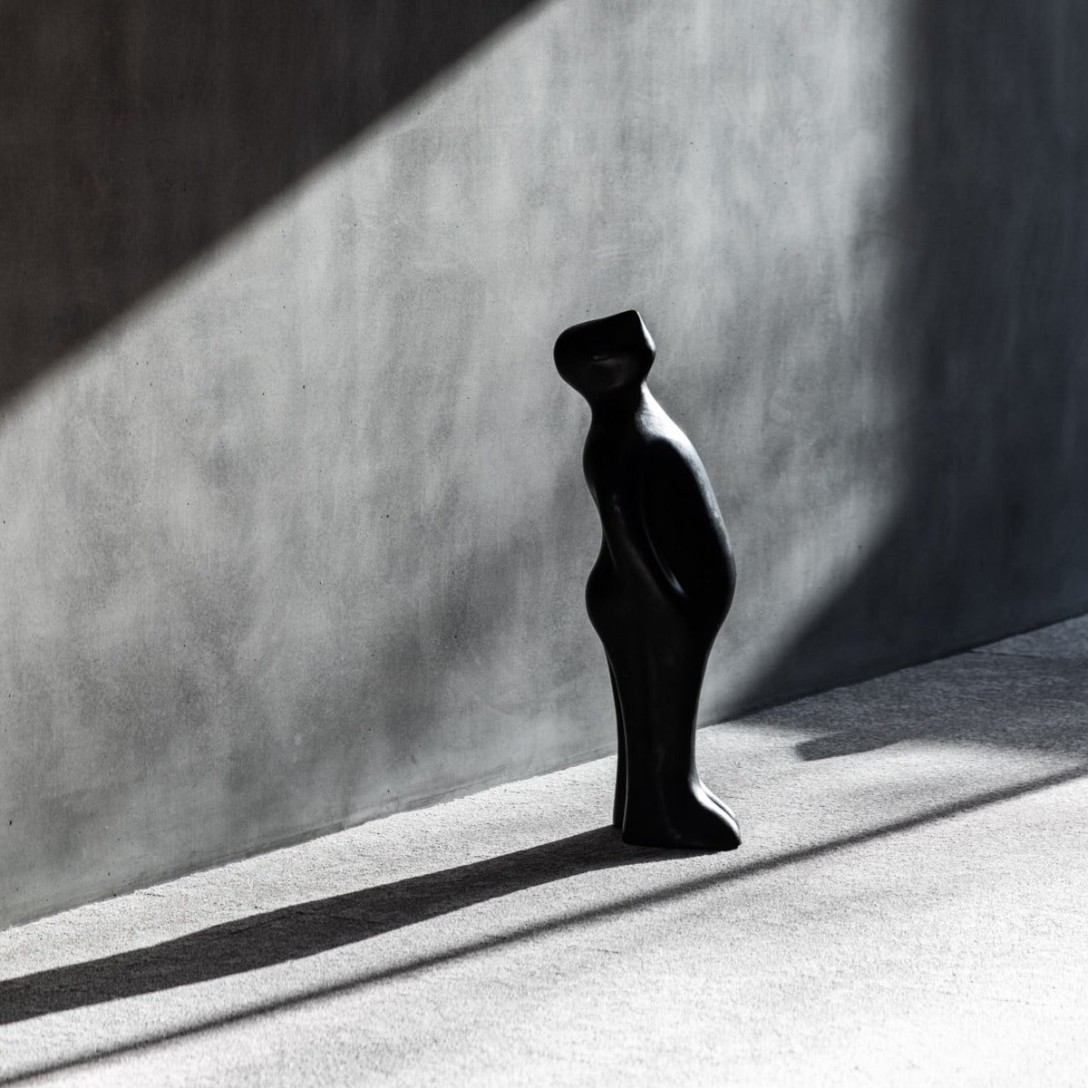 Sculpture "The Visitor Large - Bronze" by Guido Deleu