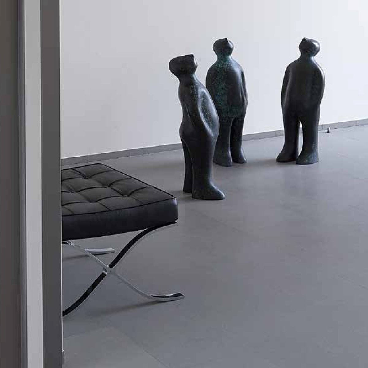 Bronzefigur Besucher von Guy