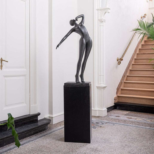 Bronzeskulptur "Wavering" von Patricia Peeters