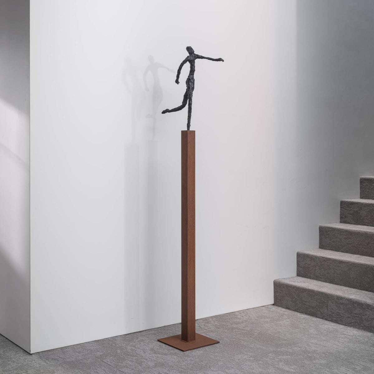 Bronzeskulptur "To Follow" von Ann Vrielinck