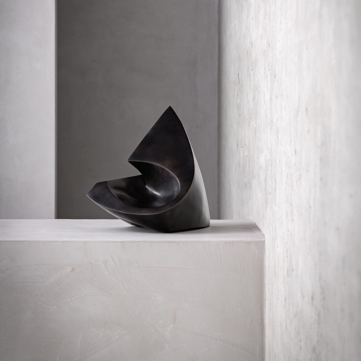 Bronze sculpture "Hollow sphere" by Kris Demuelenaere