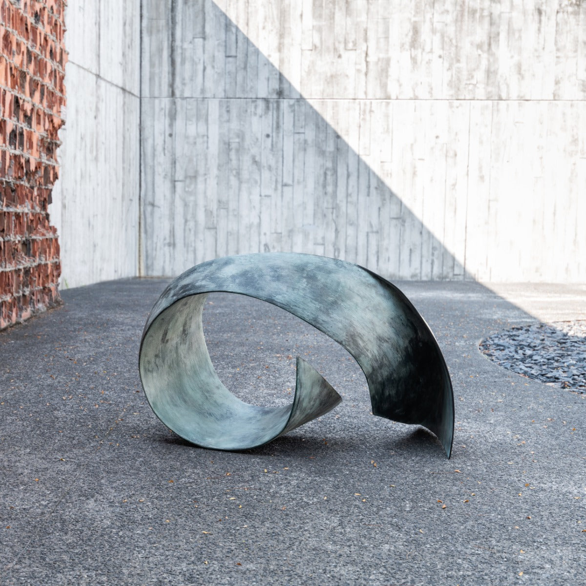 Bronze sculpture "Ocean Wave" by Vera Borghgraef