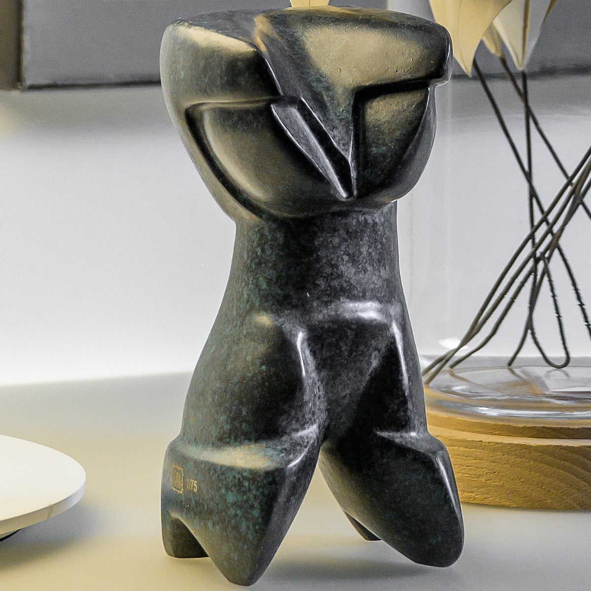 Signierte Thor Bronzefigur