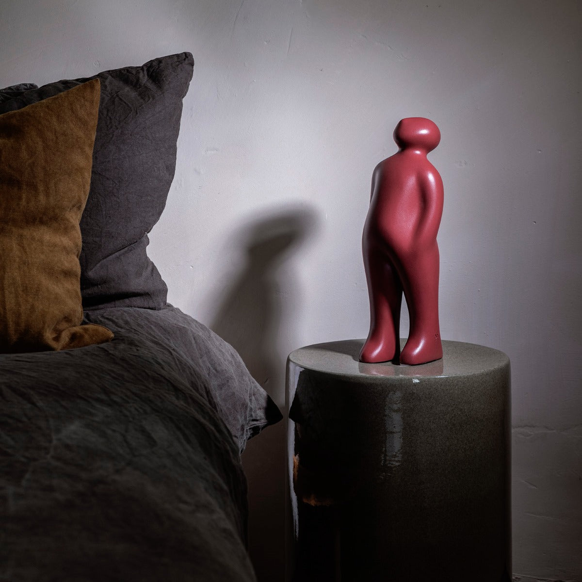 sculpture "The Visitor Plus" by Guido Deleu