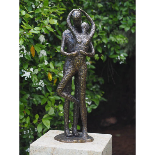 Bronzeskulptur "Stehendes Liebespaar"