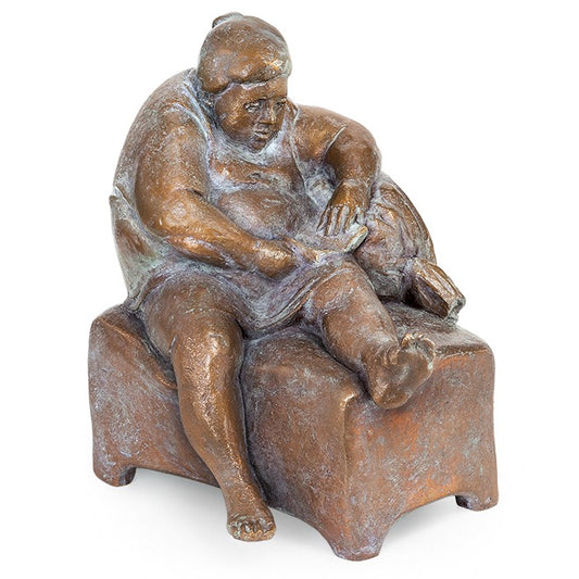 Frontansicht der Bronzeskulptur "Die Lektüre"