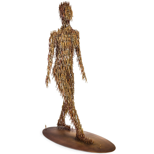 Frontansicht der Bronzeskulptur "Going"