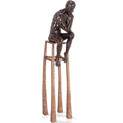 Frontansicht der Bronzeskulptur "Der Denker, dunkel"