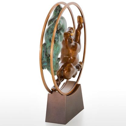 Bronzeskulptur "Bulle & Bär im Rad" von Jagna Weber