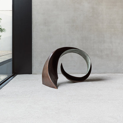 Bronze sculpture "Ocean Wave" by Vera Borghgraef 