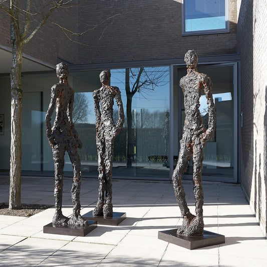 bronze sculpture "Talk" by Ann Vrielinck 