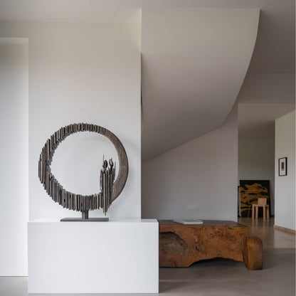 Bronze sculpture "Circle of love" by Guy Buseyne